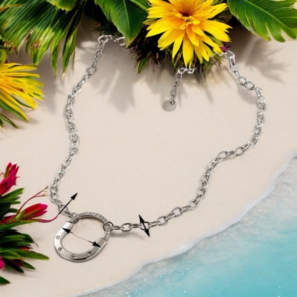 NWOT Stainless steel oval pendant necklace with Cz - Picture 3 of 7